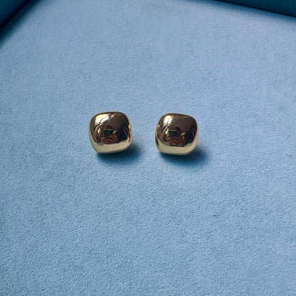 Mabel Studs