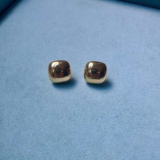 Mabel Studs